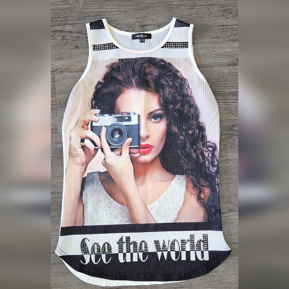 Free Girl Graphic Tank Top See the World Camera Girl Mesh Sleeveless    S/M